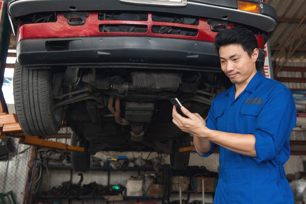 mobile-mechanic-insight-the-significance-of-regular-oil-changes